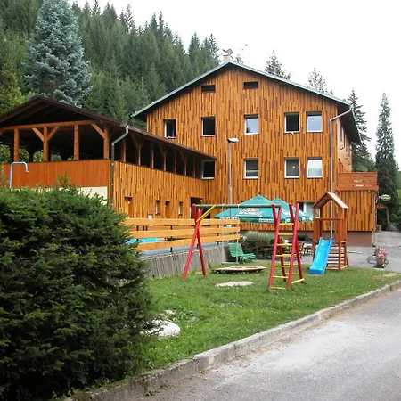 Chata Lacnov * Horní Lomná