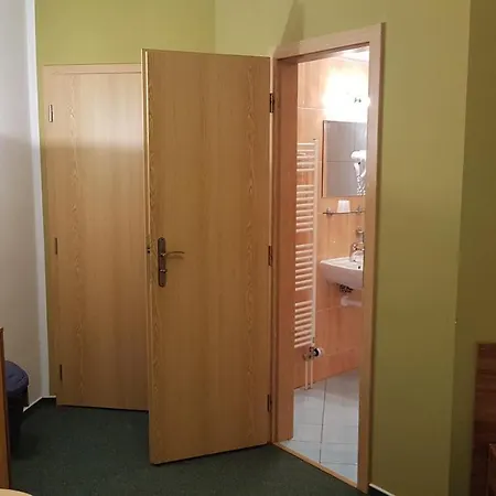 Chata Lacnov * Horní Lomná